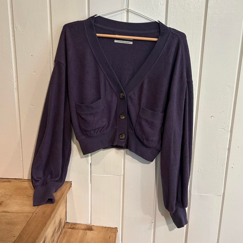 Urban Outfitters purple cropped cardigan with pockets in a S